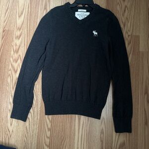 Abercrombie & Fitch Men's Charcoal V-Neck Sweater